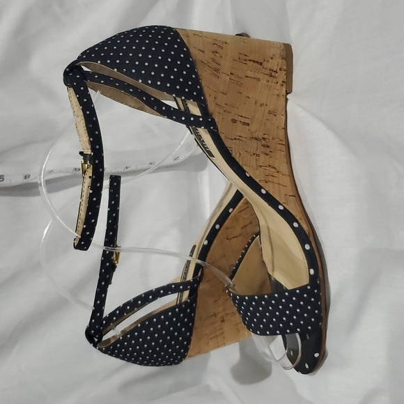 Isaac Mizrahi highline united cork wedge strappy peep toe polka-dot sandals - Picture 4 of 7